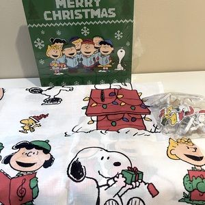 Shower curtain with rings Peanuts Snoopy and 12x12 picture Charlie Brown